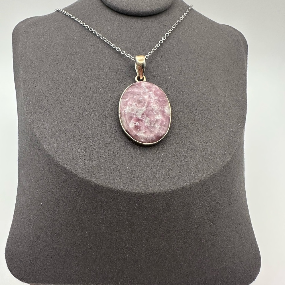 Oval Sparkling Pink Tourmaline Quartz Pendant in Silver 925 Setting on Chain - Picture 3 of 15